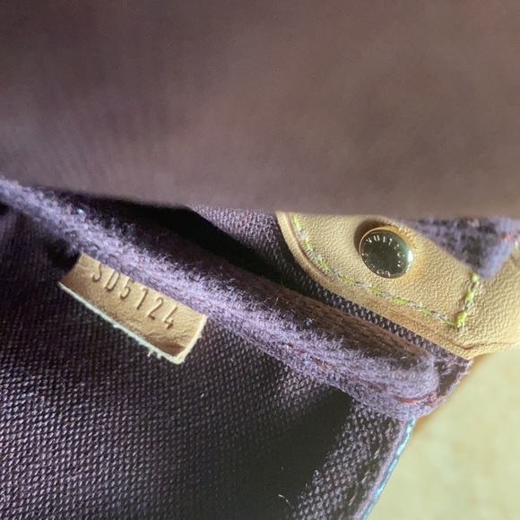 LV Authentic MM Favorite - Picture 10 of 11